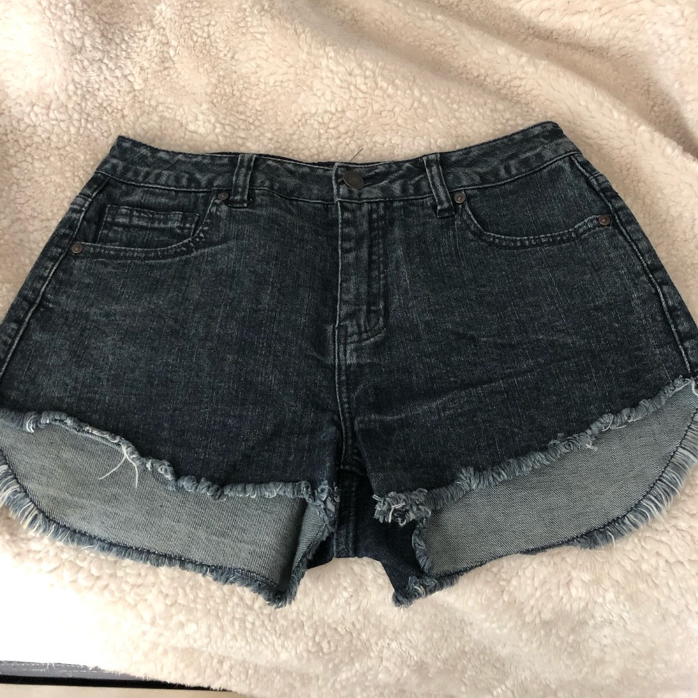 Delia’s cut off jean shorts size 3/4